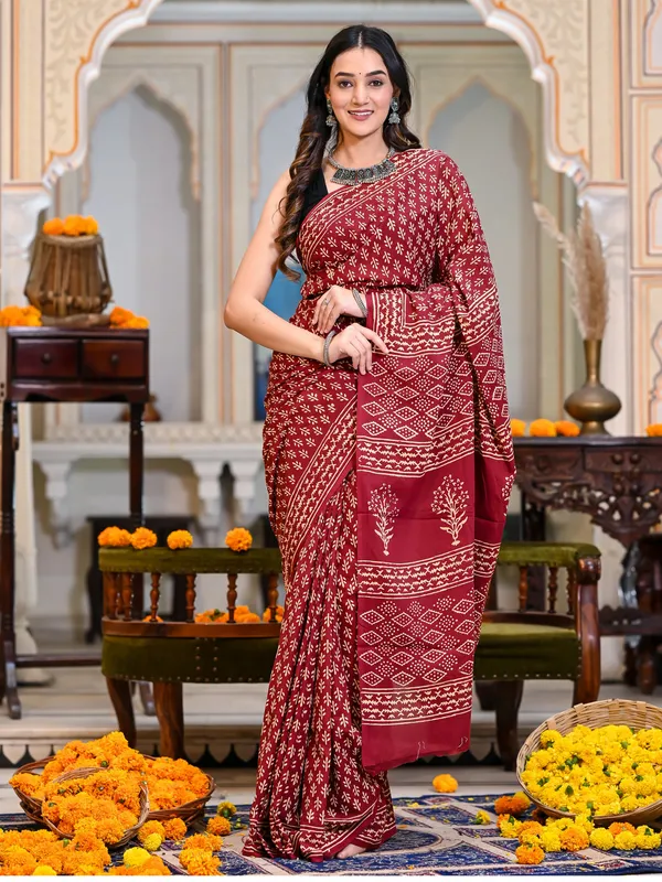 Red_-Minute_Ready_To_Wear_Cotton_Saree_For_Women_&_Girl'S