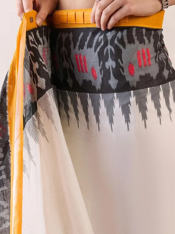 White_And_Mustard__Minute_Ready_To_Wear_Mul_Cotton_Digital_Printed_Saree_With_Pocket_For_Women_&_Girl'S