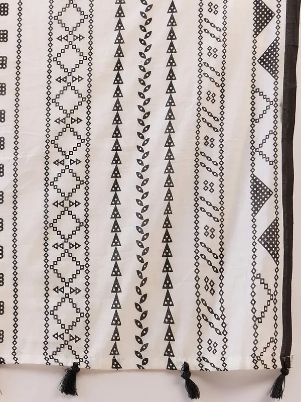 White_And_Black__Minute_Ready_To_Wear_Mul_Cotton_Digital_Printed_Saree_With_Pocket_For_Women_&_Girl'S