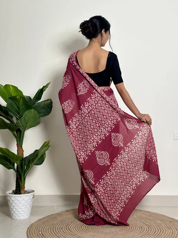 Wine__Minute_Ready_To_Wear_Mul_Cotton_Digital_Printed_Saree_With_Pocket_For_Women_&_Girl'S