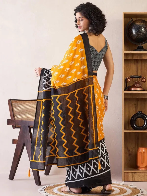 Yellow_And_Black__Minute_Ready_To_Wear_Mul_Cotton_Digital_Printed_Saree_With_Pocket_For_Women_&_Girl'S