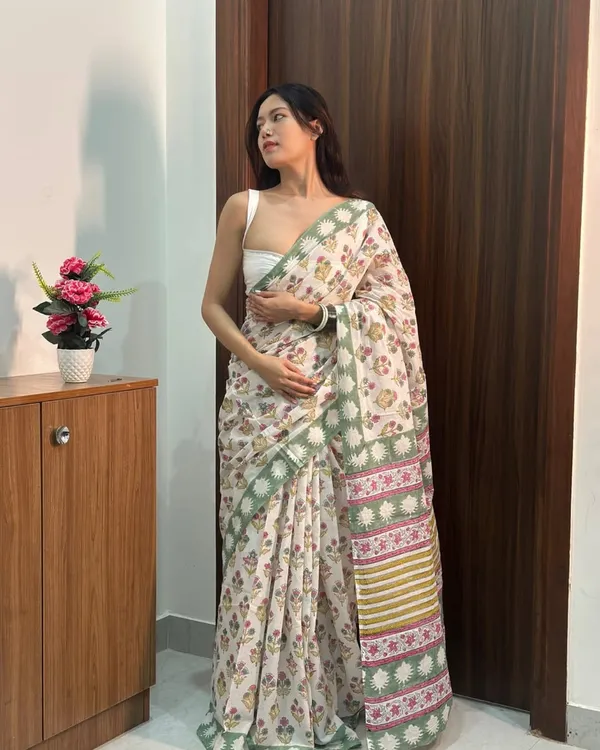 Off_White__Minute_Ready_To_Wear_Mul_Cotton_Digital_Printed_Saree_With_Pocket_For_Women_&_Girl'S