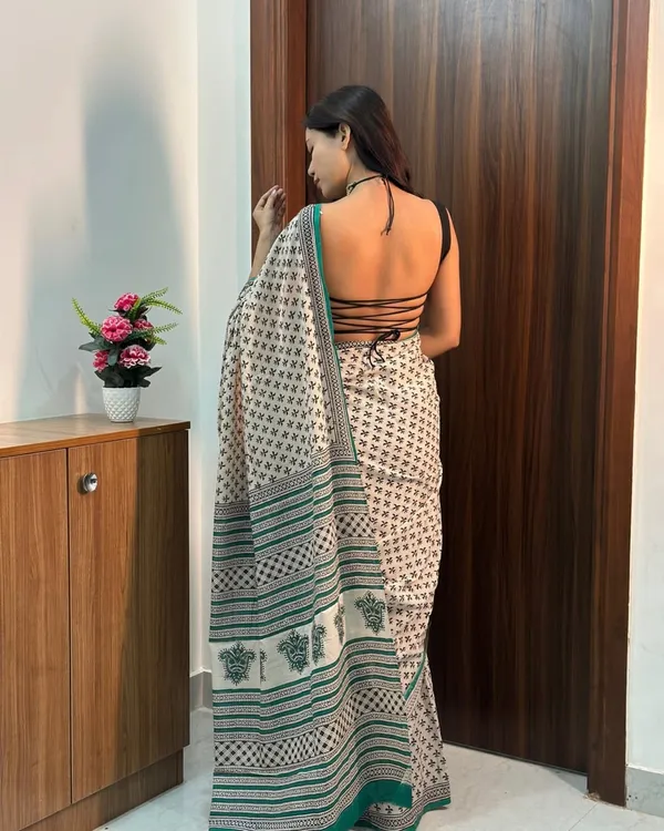 Off_White__Minute_Ready_To_Wear_Mul_Cotton_Digital_Printed_Saree_With_Pocket__For_Women_&_Girl'S
