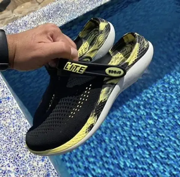 Crocs_Lite_Ride_360_Black_Yellow