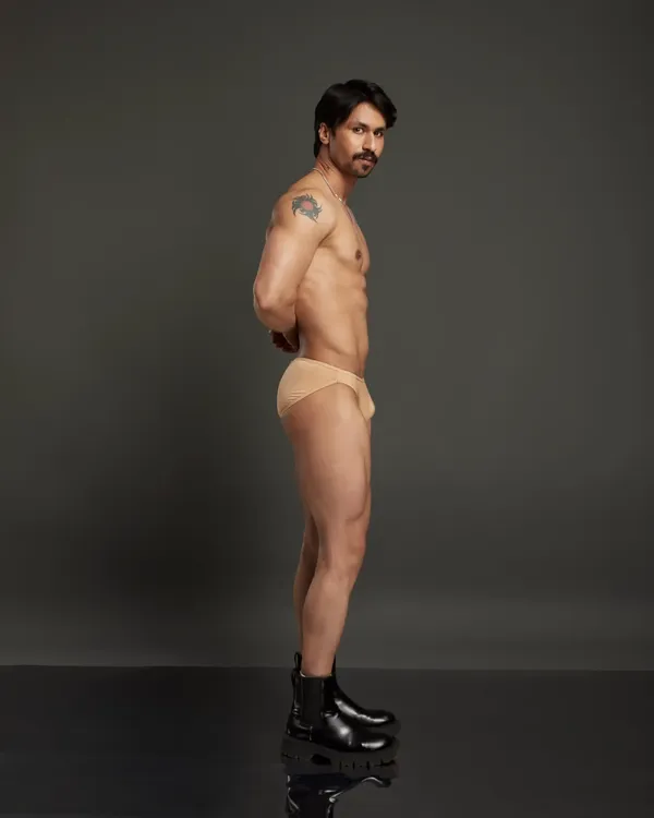 the-hold-me-brief-skin