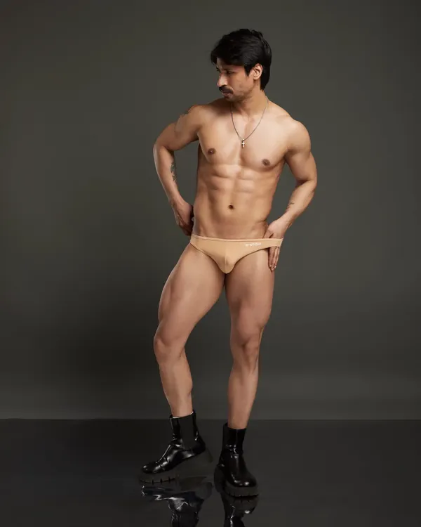 the-hold-me-brief-skin