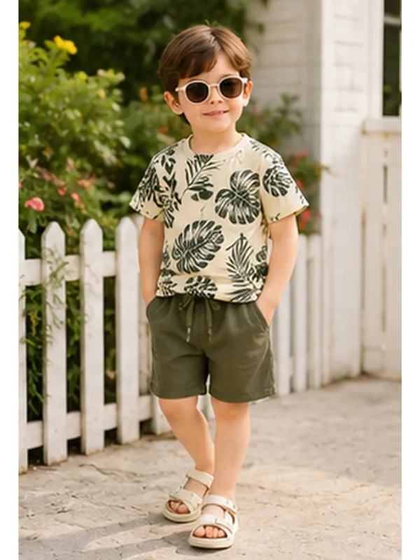 Green_Leaf_Printed_T-shirt_And_Shorts_(_Co-ordset_)_(_Green_Colour_)