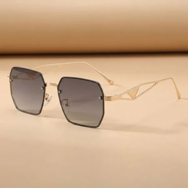 Black_And_Gold_Plastic_And_Metal_Sunglasses_For_Unisex
