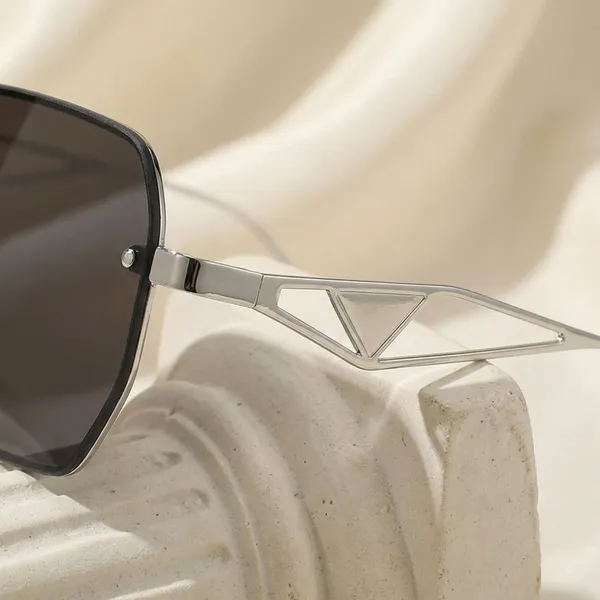 Multicolor_Plastic_And_Metal_Sunglasses_For_Women