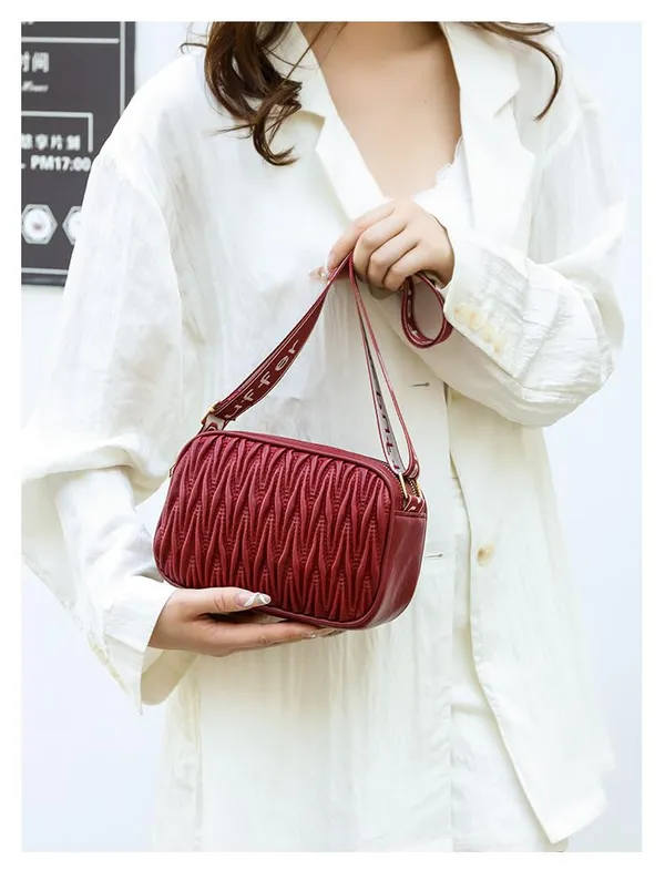 Red_Puffer_Sling_Bag_Mall_Crossbody_Bag_Everyday_Casual_Sling_For_Women