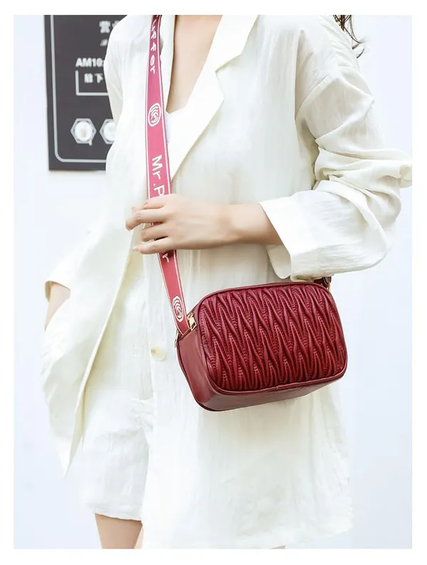 Red_Puffer_Sling_Bag_Mall_Crossbody_Bag_Everyday_Casual_Sling_For_Women