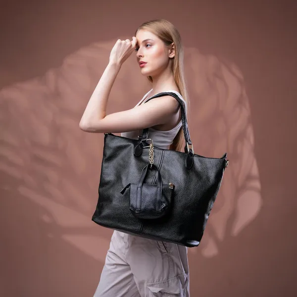 Black_Duocharm_Trapezoid_Tote_Bag_Spacious_Shoulder_Handbag_Mini_For_Women