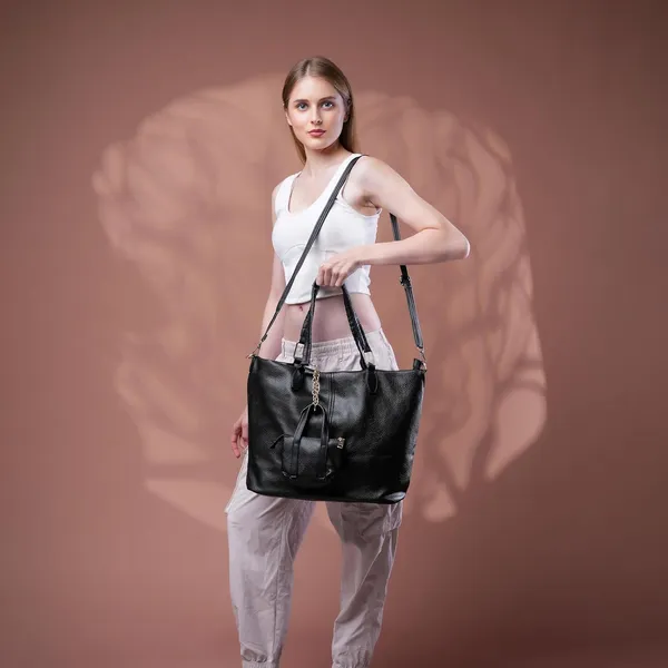 Black_Duocharm_Trapezoid_Tote_Bag_Spacious_Shoulder_Handbag_Mini_For_Women