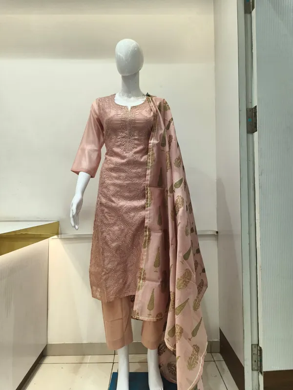 Peach_Cotton_Silk_Stright_Cut_Kurta_Set_For_Women