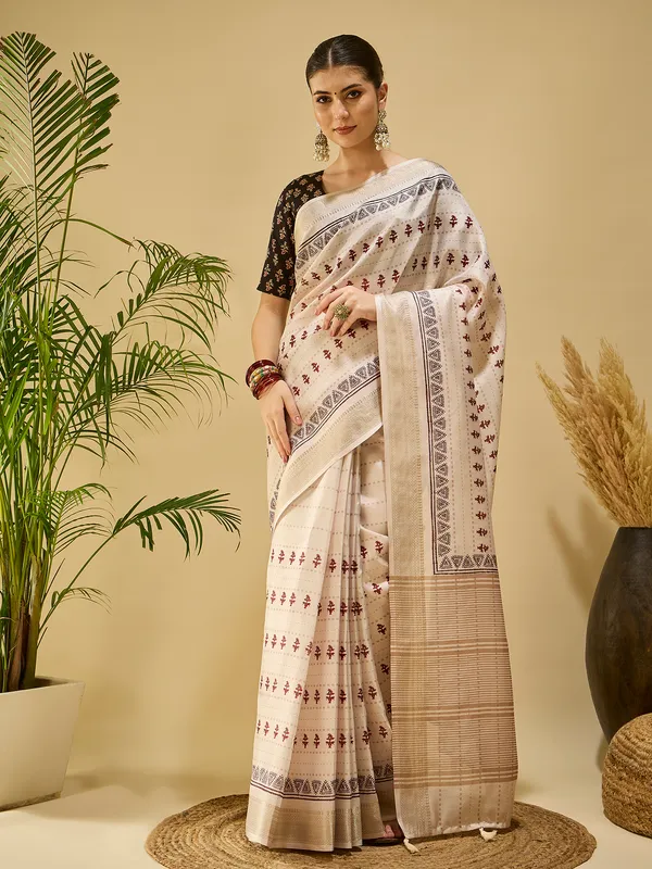 Women's_Silk_Blend_Beige_Printed_Designer_Saree_With_Blouse_Piece