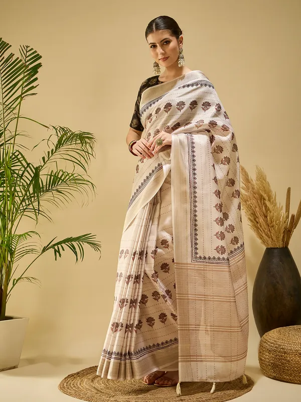 Women's_Silk_Blend_Beige_Printed_Designer_Saree_With_Blouse_Piece