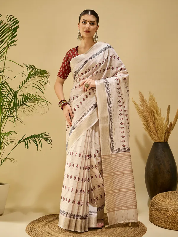 Women's_Silk_Blend_Beige_Printed_Designer_Saree_With_Blouse_Piece