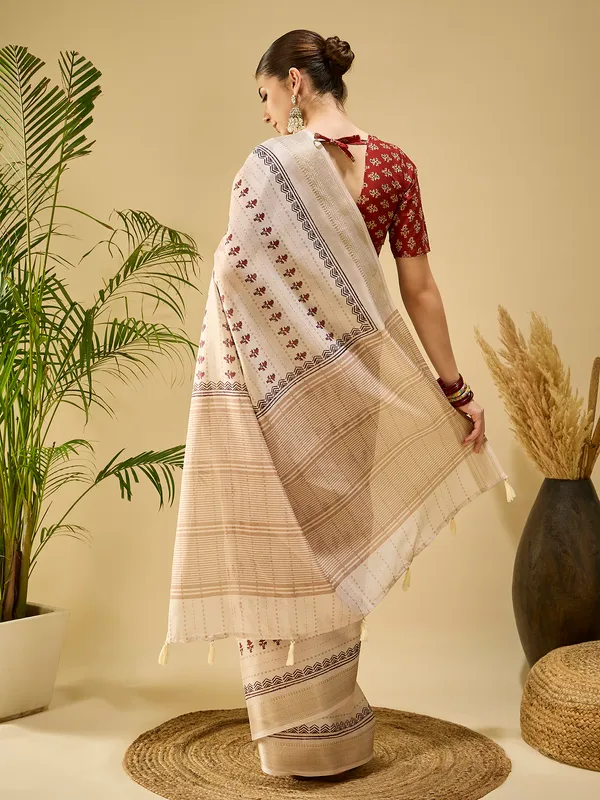 Women's_Silk_Blend_Beige_Printed_Designer_Saree_With_Blouse_Piece