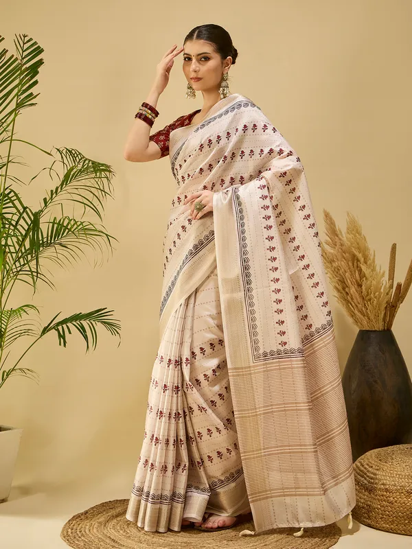 Women's_Silk_Blend_Beige_Printed_Designer_Saree_With_Blouse_Piece