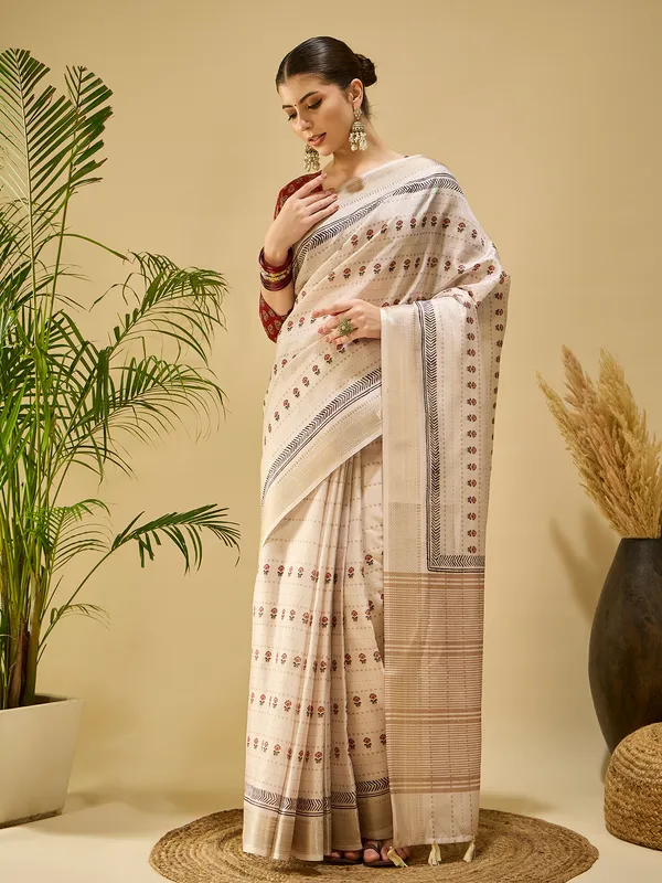 Women's_Silk_Blend_Beige_Printed_Designer_Saree_With_Blouse_Piece