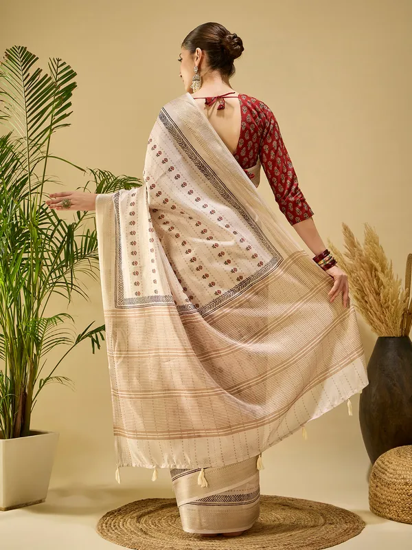 Women's_Silk_Blend_Beige_Printed_Designer_Saree_With_Blouse_Piece