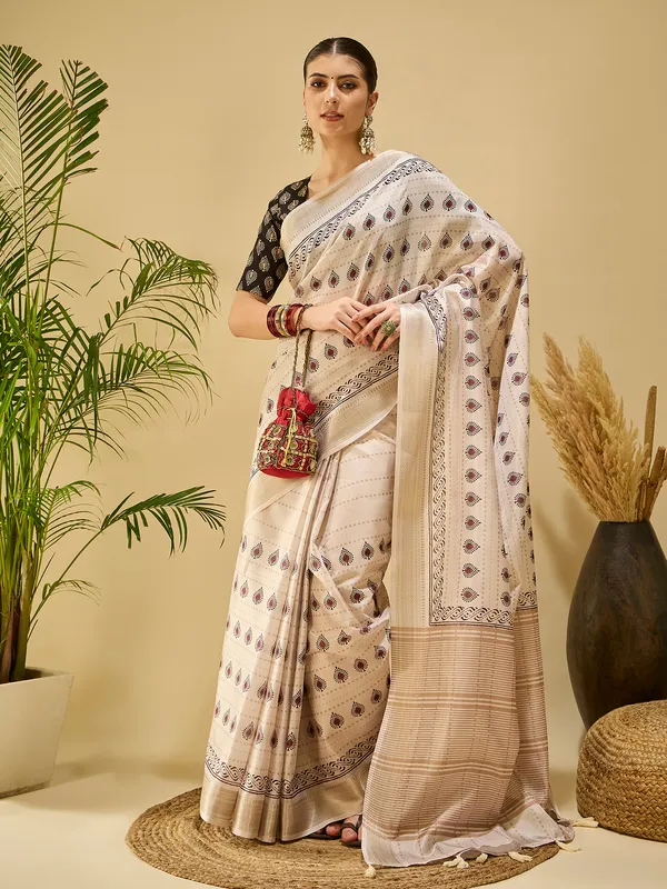 Women's_Silk_Blend_Beige_Printed_Designer_Saree_With_Blouse_Piece