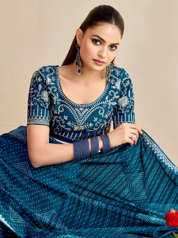 Women's_Georgette_Blue_Embroidered_Designer_Saree_With_Blouse_Piece