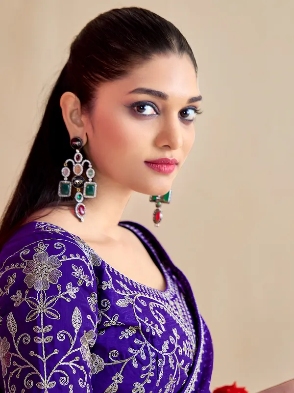 Women's_Georgette_Lavender_Embroidered_Designer_Saree_With_Blouse_Piece