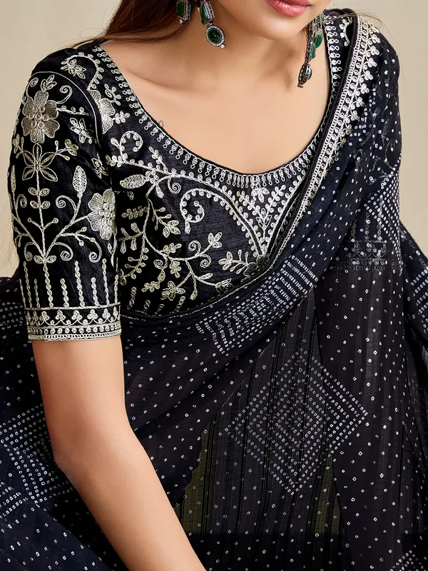 Women's_Georgette_Black_Embroidered_Designer_Saree_With_Blouse_Piece