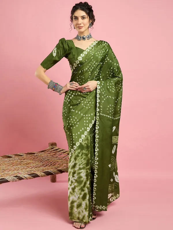 Women's_Crepe_Olive_Printed_Designer_Saree_With_Blouse_Piece