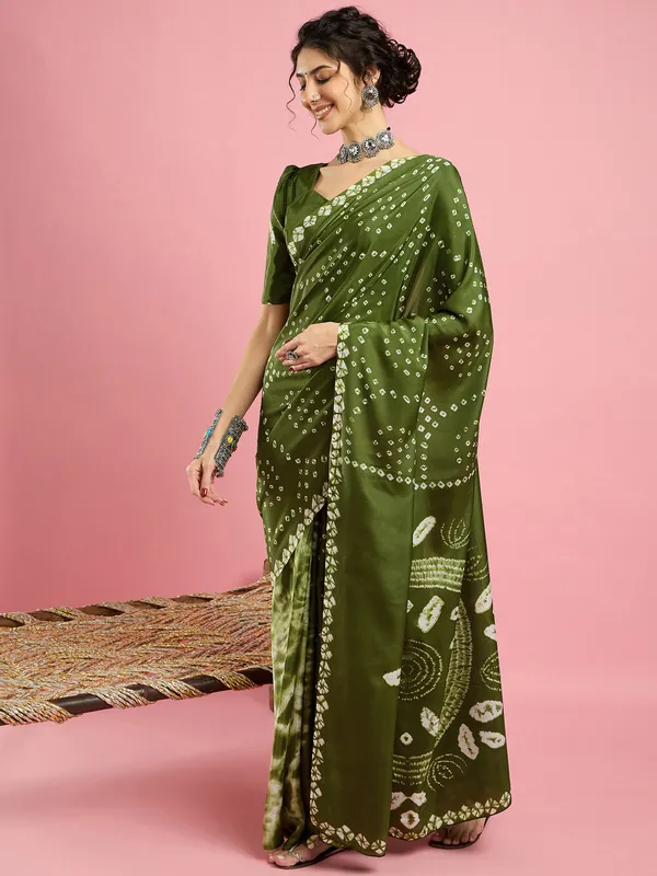 Women's_Crepe_Olive_Printed_Designer_Saree_With_Blouse_Piece