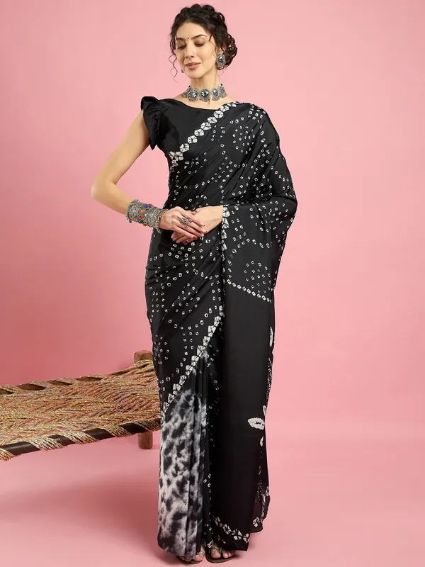 Women's_Crepe_Black_Printed_Designer_Saree_With_Blouse_Piece