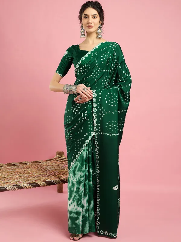 Women's_Crepe_Green_Printed_Designer_Saree_With_Blouse_Piece