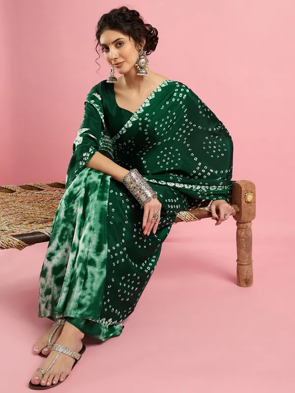 Women's_Crepe_Green_Printed_Designer_Saree_With_Blouse_Piece