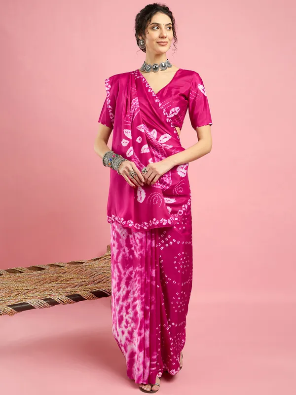 Women's_Crepe_Pink_Printed_Designer_Saree_With_Blouse_Piece