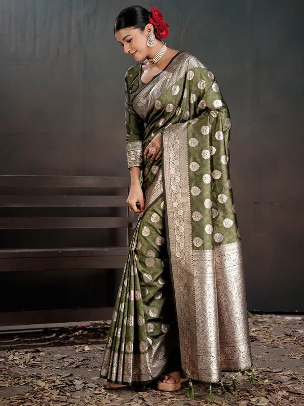 Women's_Silk_Blend_Green_Woven_Design_Designer_Saree_With_Blouse_Piece
