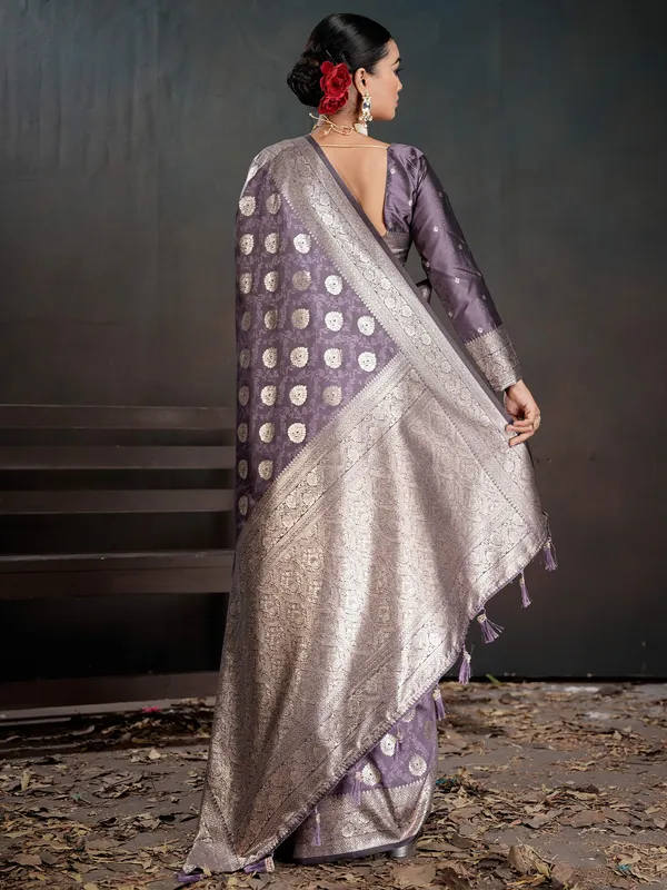 Women's_Silk_Blend_Lavender_Woven_Design_Designer_Saree_With_Blouse_Piece
