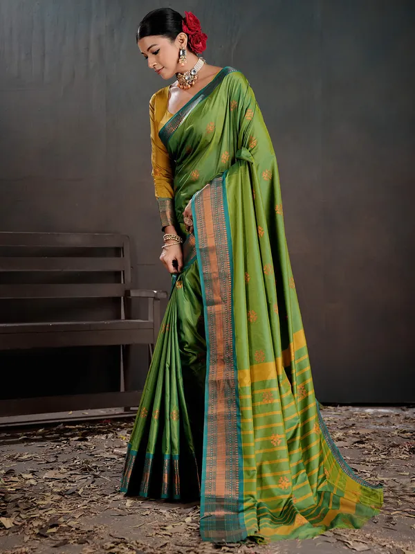 Women's_Silk_Blend_Green_Woven_Design_Designer_Saree_With_Blouse_Piece