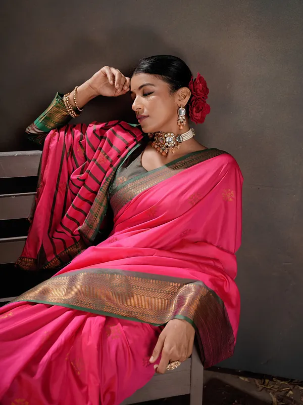 Women's_Silk_Blend_Pink_Woven_Design_Designer_Saree_With_Blouse_Piece