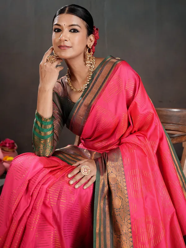 Women's_Silk_Blend_Pink_Woven_Design_Designer_Saree_With_Blouse_Piece