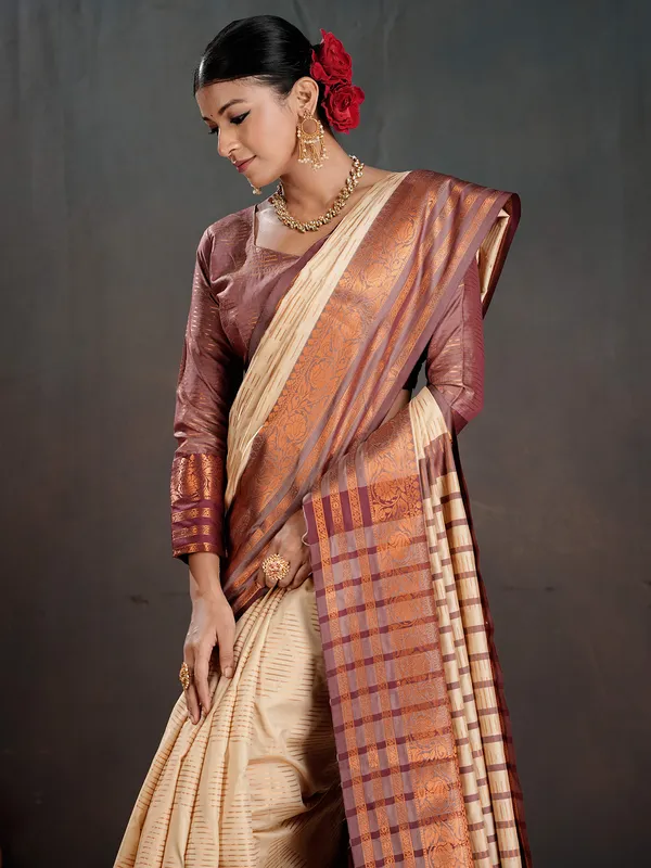 Women's_Silk_Blend_Off_White_Woven_Design_Designer_Saree_With_Blouse_Piece