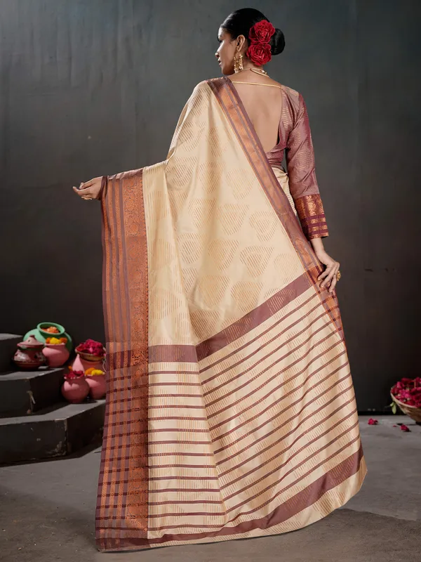 Women's_Silk_Blend_Off_White_Woven_Design_Designer_Saree_With_Blouse_Piece