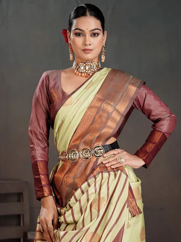 Women's_Silk_Blend_Off_White_Woven_Design_Designer_Saree_With_Blouse_Piece