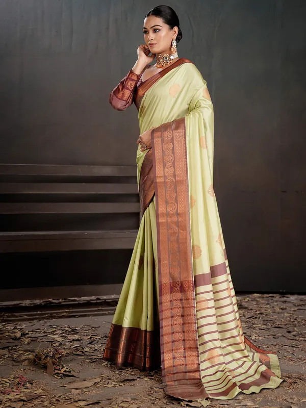 Women's_Silk_Blend_Off_White_Woven_Design_Designer_Saree_With_Blouse_Piece