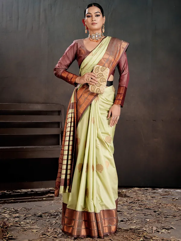 Women's_Silk_Blend_Off_White_Woven_Design_Designer_Saree_With_Blouse_Piece