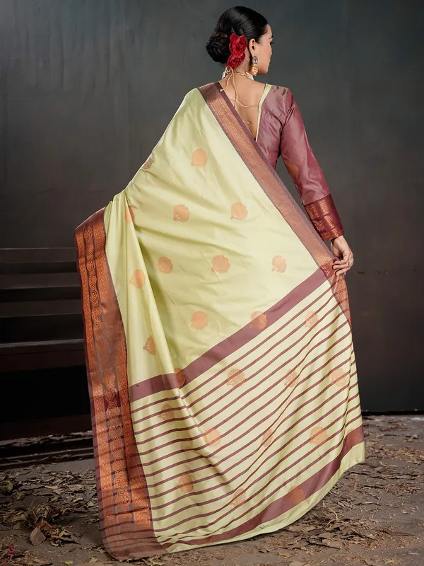 Women's_Silk_Blend_Off_White_Woven_Design_Designer_Saree_With_Blouse_Piece