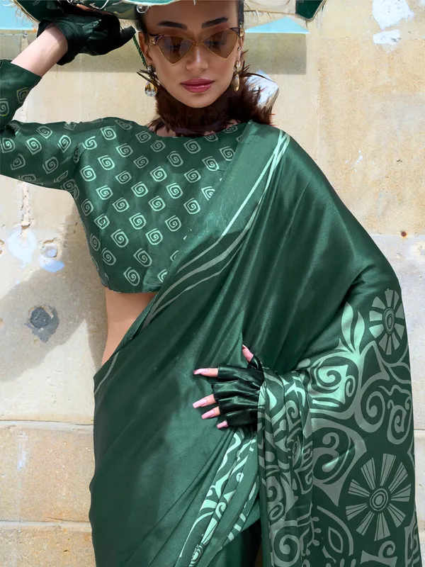 Women's_Crepe_Green_Printed_Designer_Saree_With_Blouse_Piece