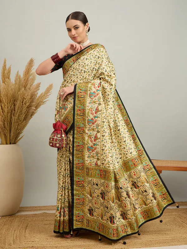 Women's_Silk_Blend_Cream_Digital_Print_Designer_Saree_With_Blouse_Piece