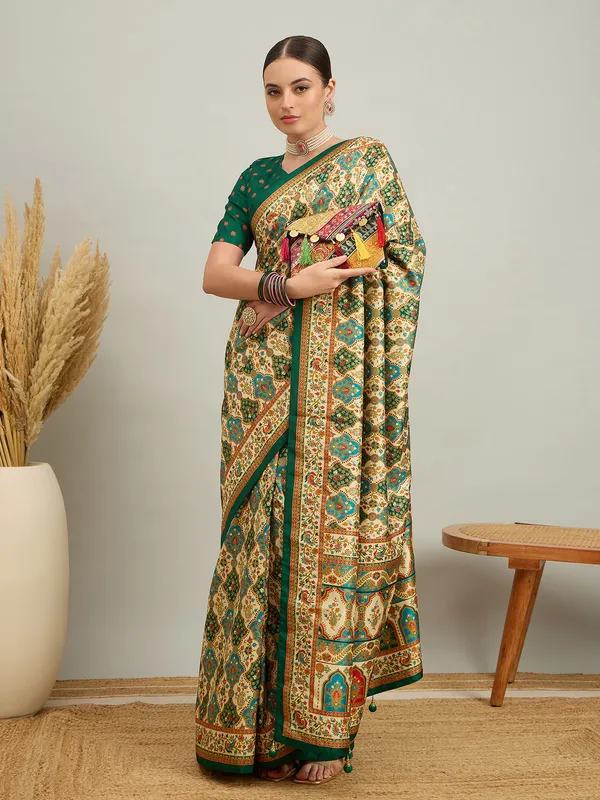 Women's_Silk_Blend_Cream_Digital_Print_Designer_Saree_With_Blouse_Piece