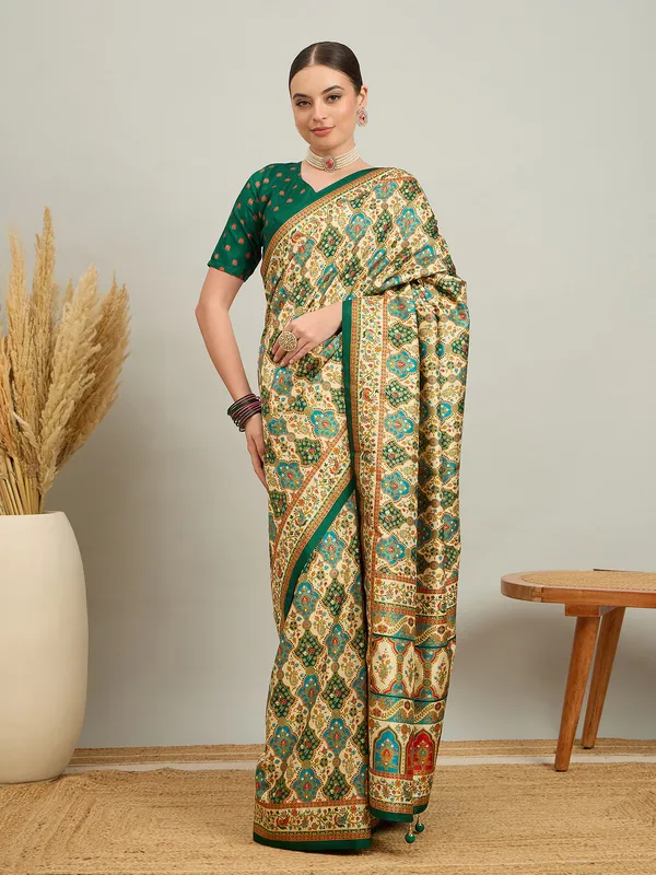 Women's_Silk_Blend_Cream_Digital_Print_Designer_Saree_With_Blouse_Piece